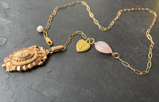 Collier lasso pendentif à secret et quartz rose - blissparis