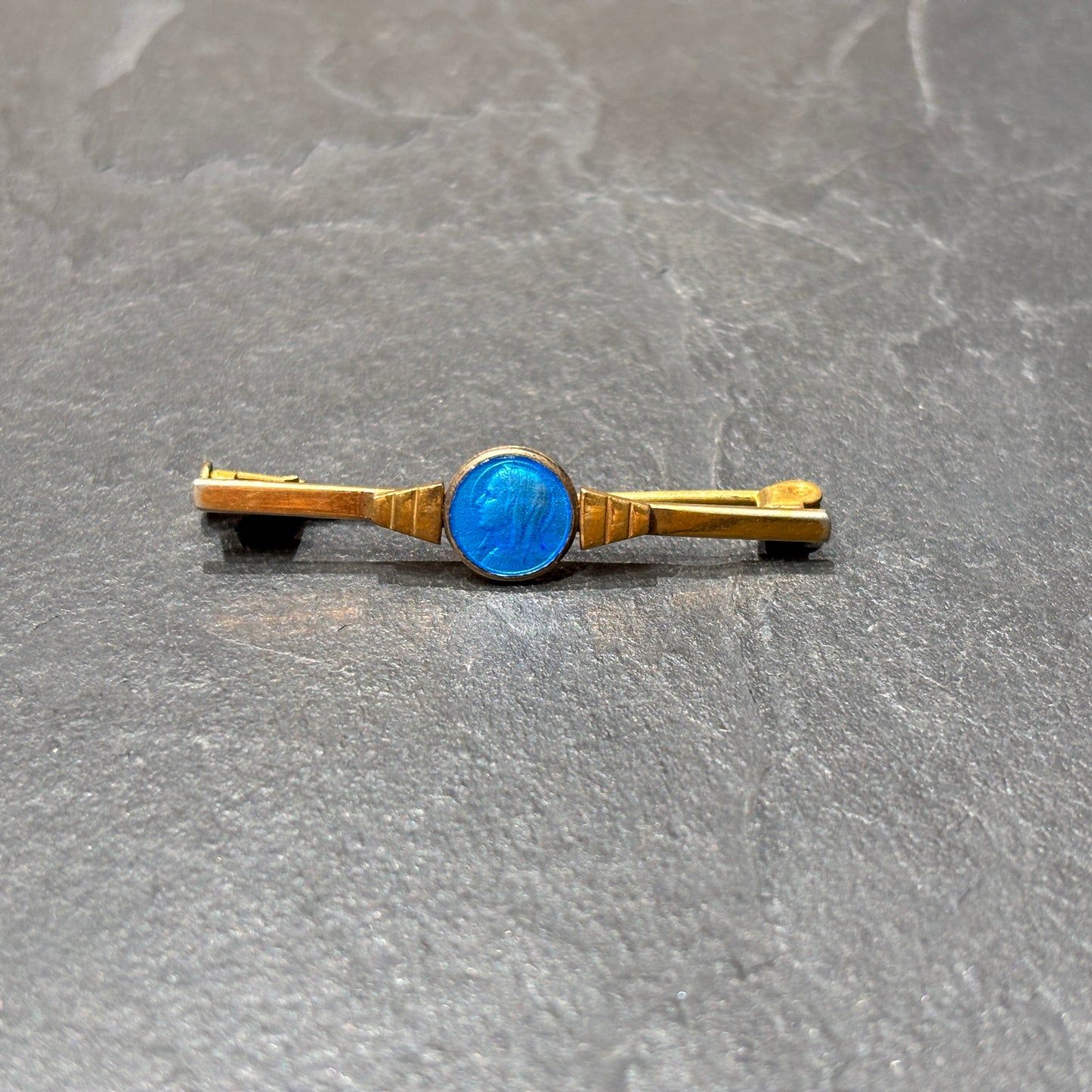 Broche à la Vierge au Voile