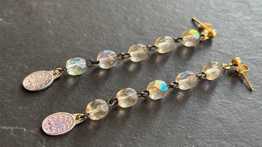 Pendants en perles de verre et Médailles miraculeuses - blissparis
