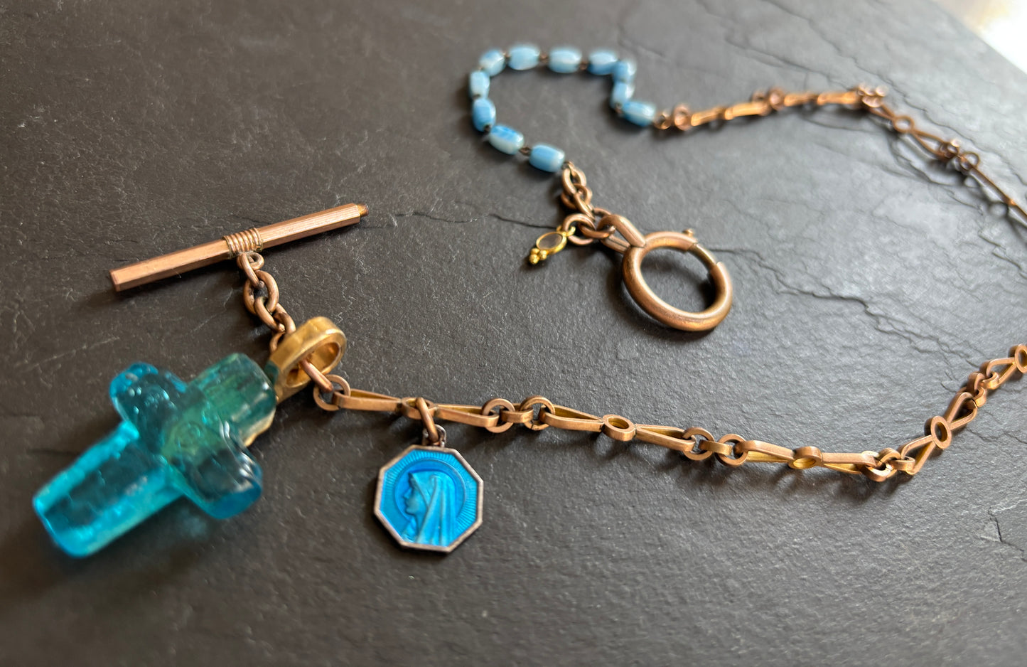 Collier chaîne de montre ancienne, croix et chapelet turquoise - blissparis