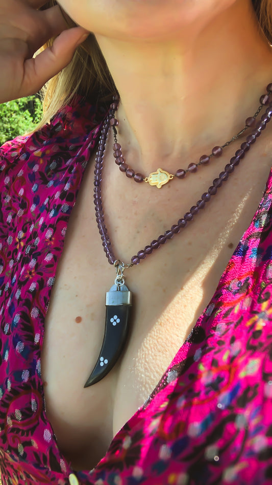 Sautoir mauve et corne en os vintage - blissparis