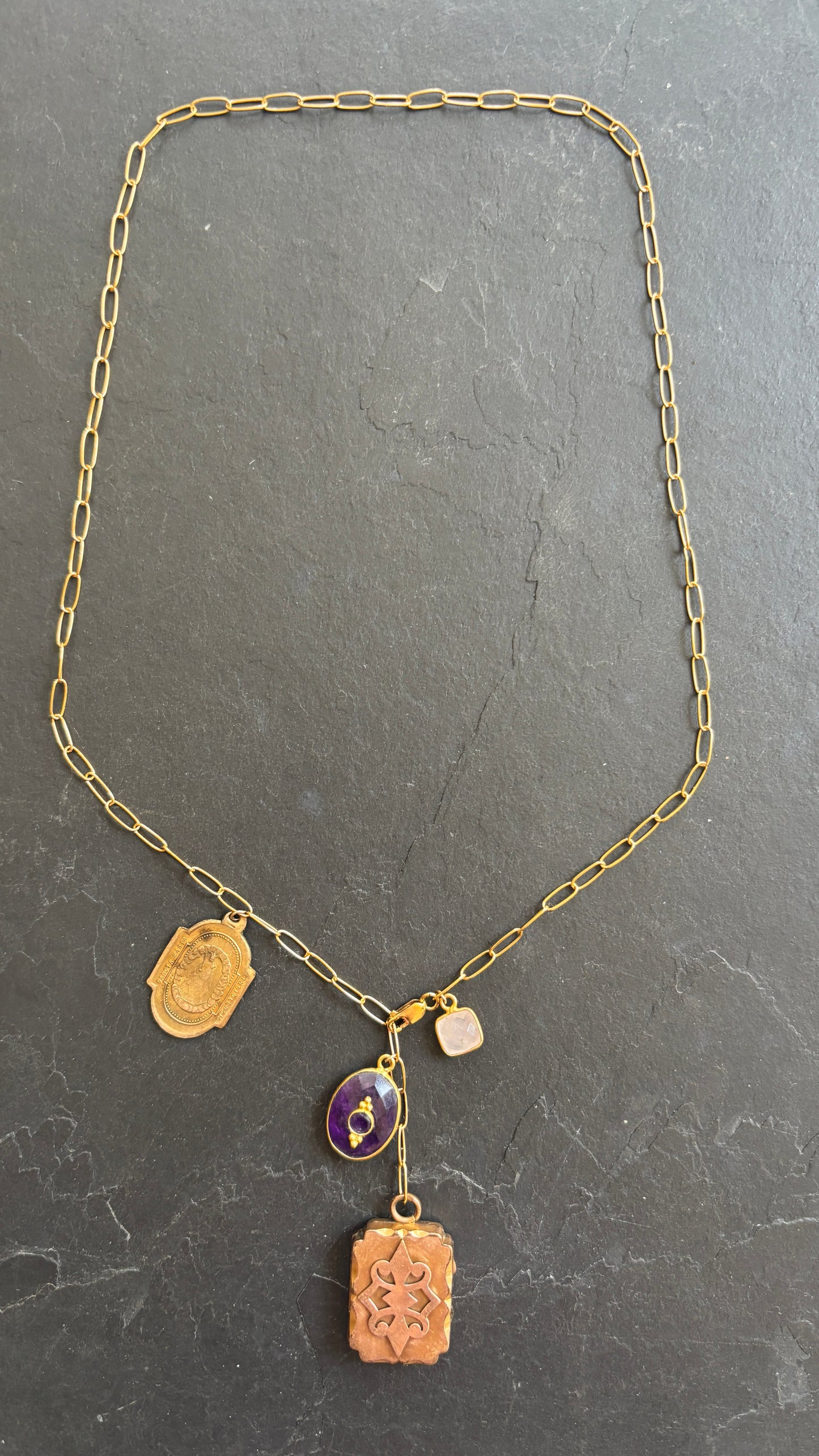 Collier lasso , Améthyste et médaillon à secret ancien - blissparis