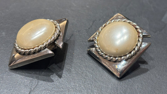 Clips vintage en métal argenté et perles fantaisie