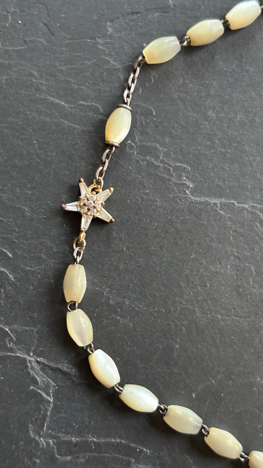 Collier chapelet de nacre et étoile en strass - blissparis
