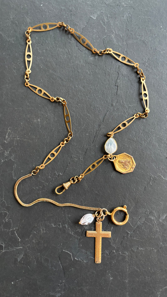 Collier chaîne de montre , croix et pierre de lune - blissparis