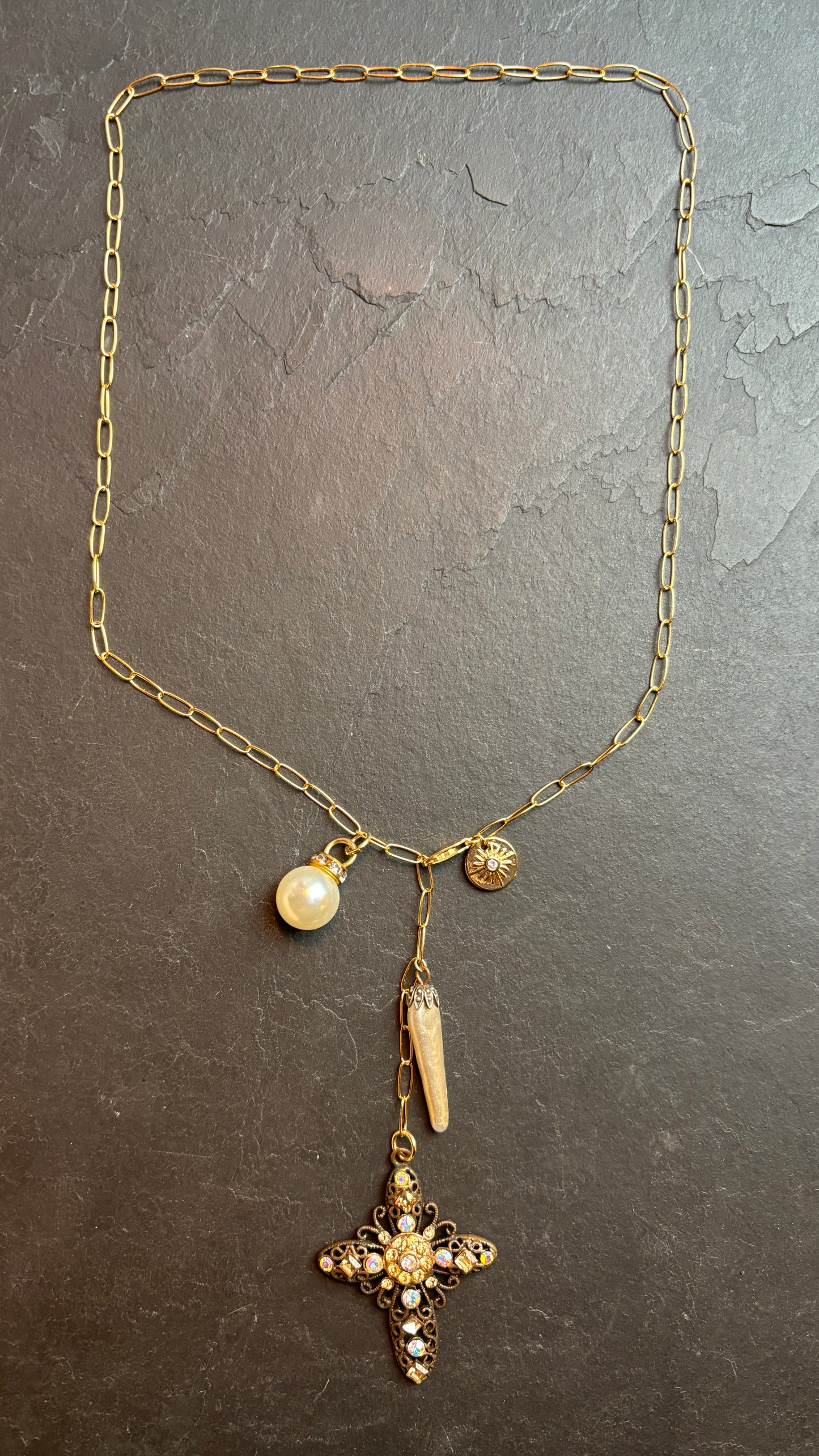 Collier lasso croix et perles - blissparis