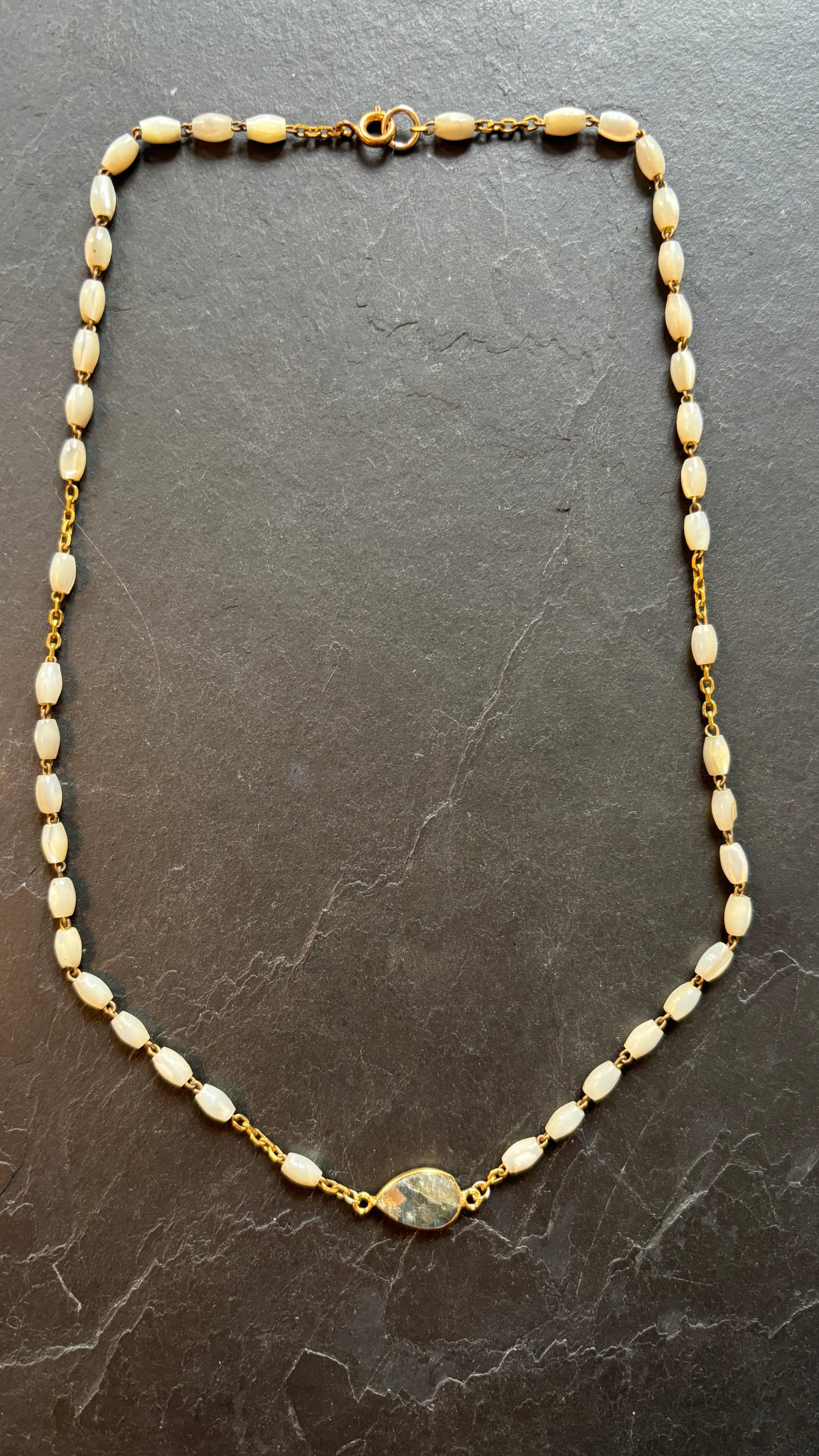 Coller chapelet de nacre et labradorite - blissparis
