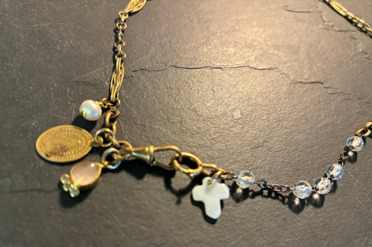 Collier chaîne filigrane, quartz et médaille ancienne - blissparis