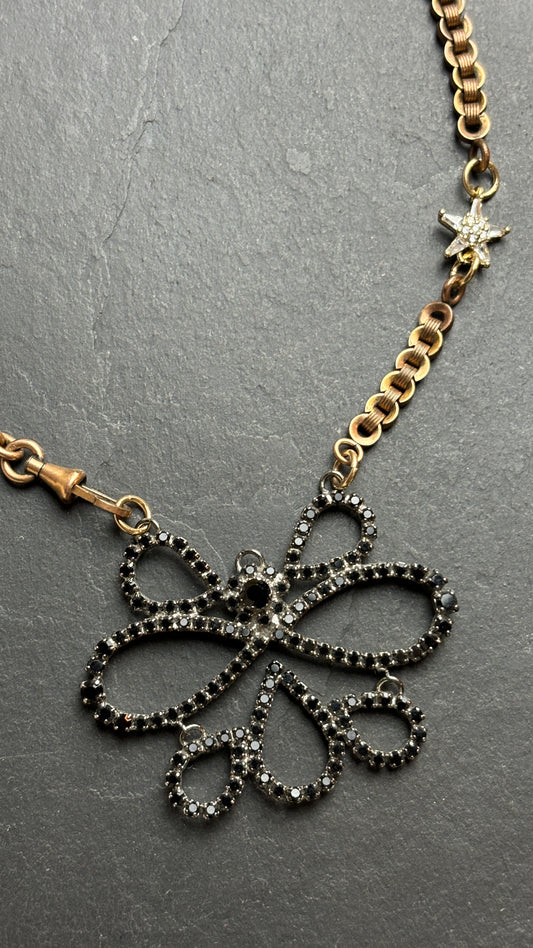 Collier chaîne de montre et noeud en strass noir - blissparis