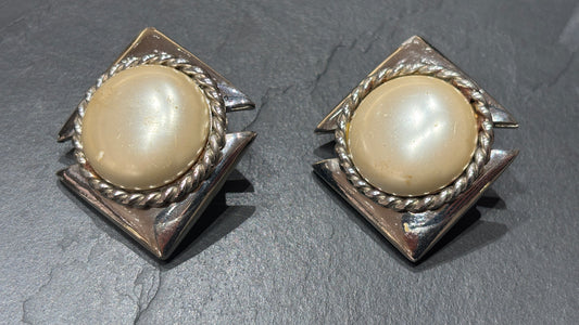 Clips vintage en métal argenté et perles fantaisie