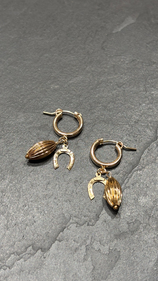 Mini créoles fer a cheval et perles dorées