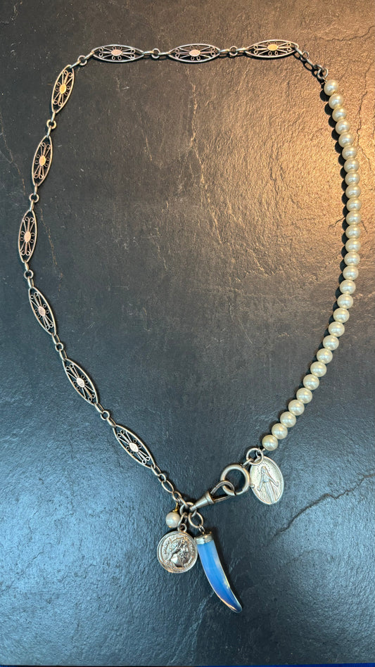 Collier chaîne de montre , perles et médailles - blissparis