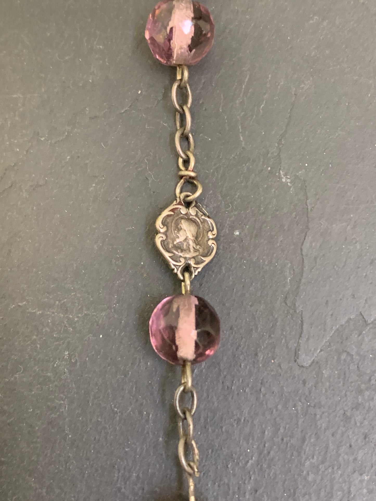 Collier chapelet mauve et Khamsa - blissparis