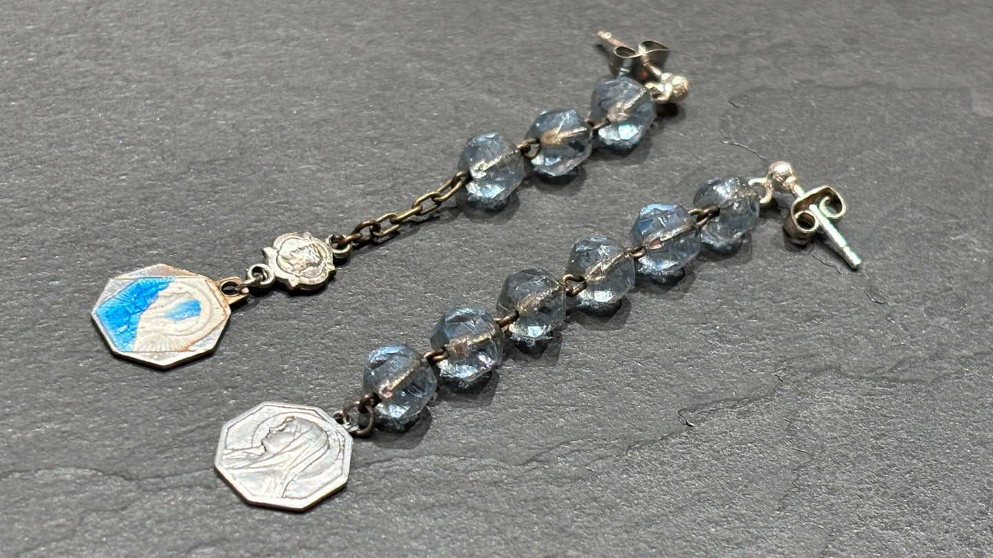 Pendants en chapelet de verre et médailles de la Vierge - blissparis