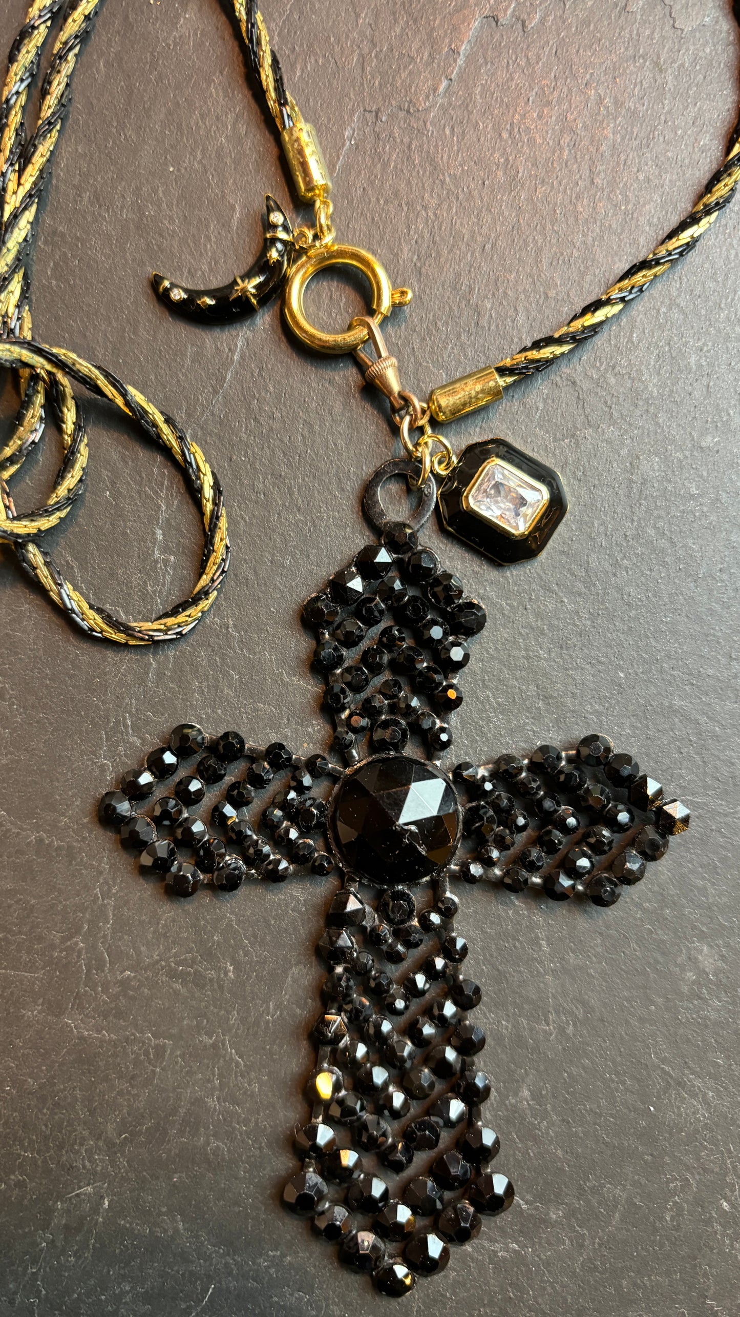 Sautoir croix noire et lune - blissparis