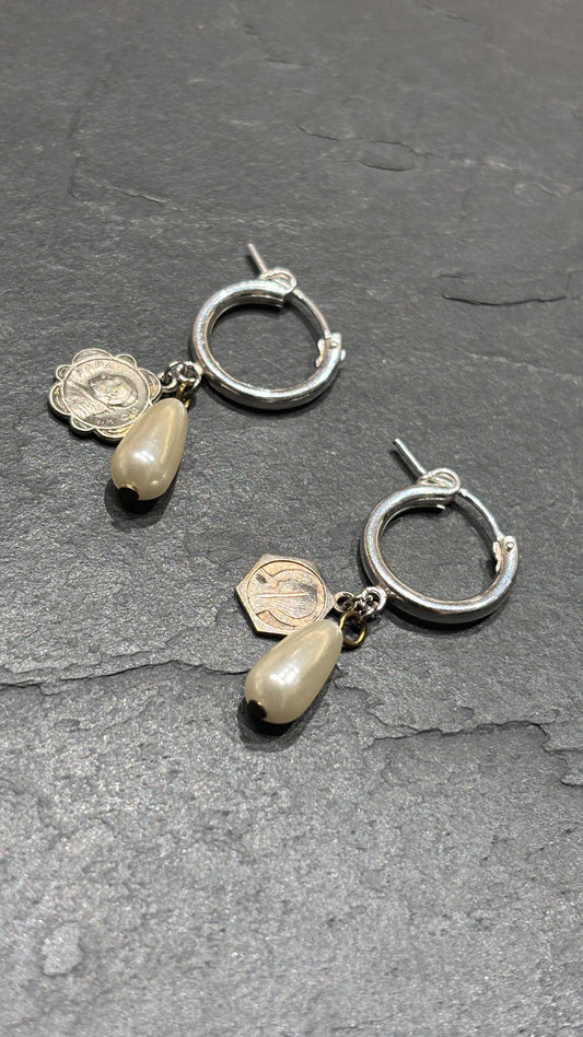 Mini créoles, symboles égyptiens et perles fantaisies