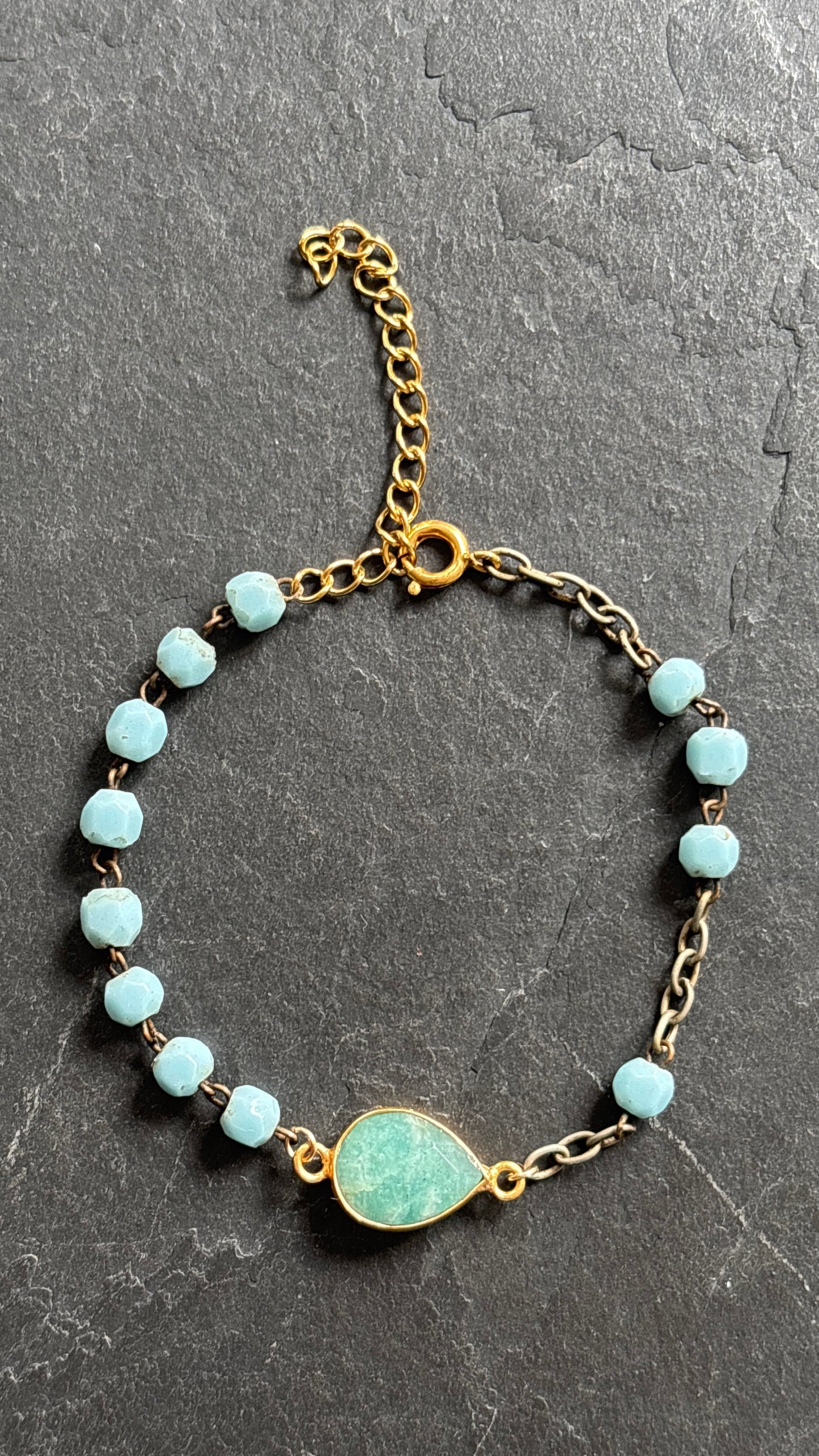 Bracelet chapelet upcyclé bleu clair et amazonite