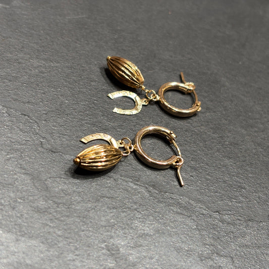 Mini créoles fer a cheval et perles dorées