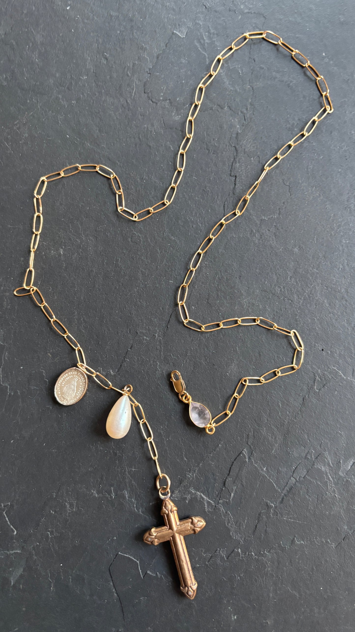 Collier lasso, croix, perle et médaille miraculeuse - blissparis