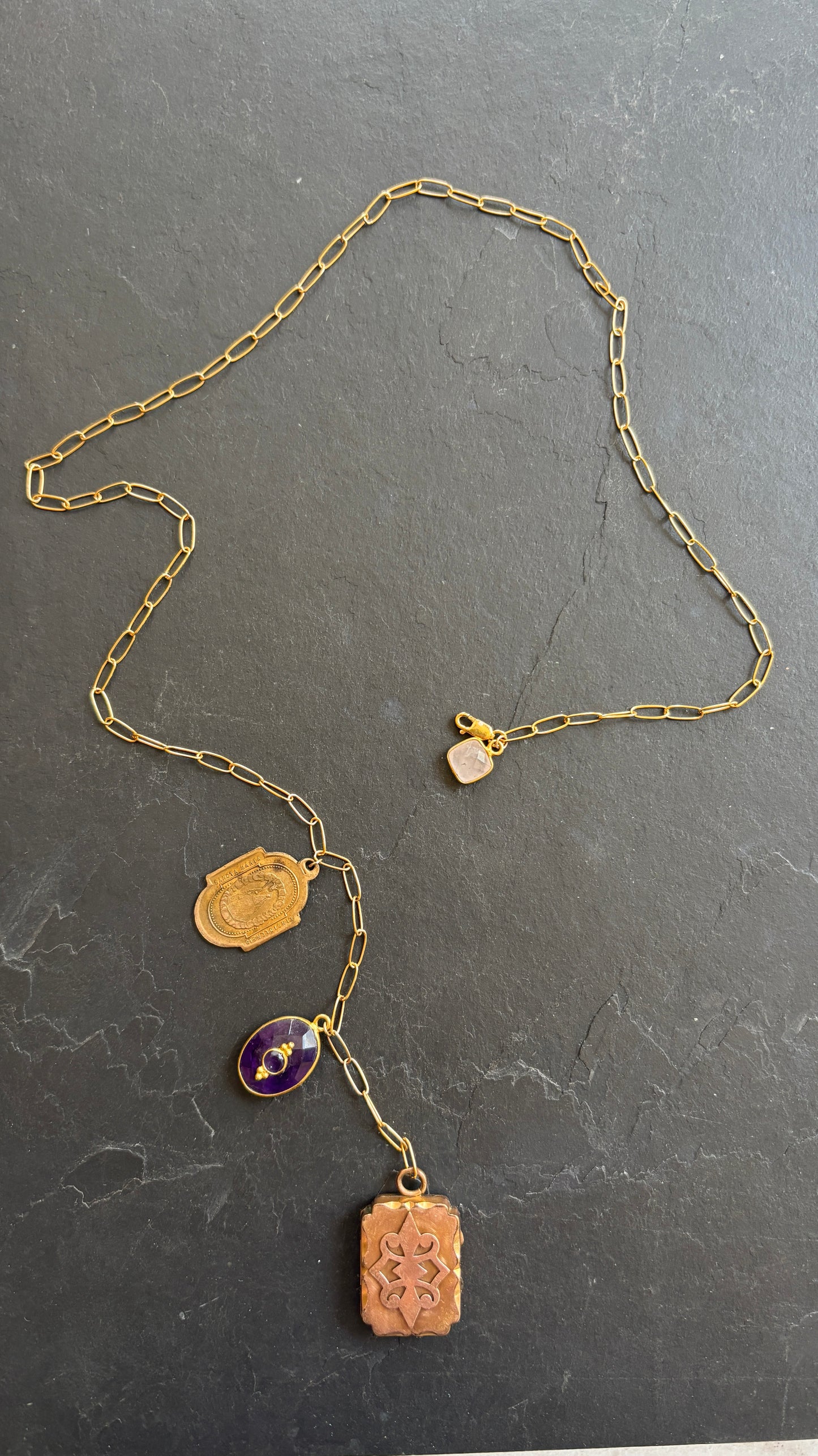 Collier lasso , Améthyste et médaillon à secret ancien - blissparis
