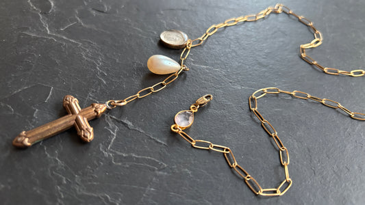 Collier lasso, croix, perle et médaille miraculeuse - blissparis