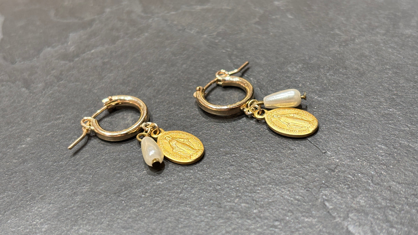 Mini créoles Médaille Miraculeuse et perles fantaisie