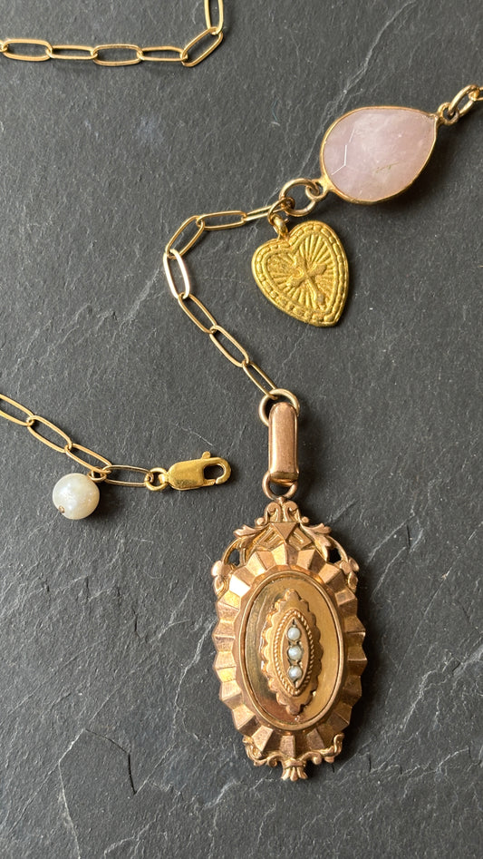 Collier lasso pendentif à secret et quartz rose - blissparis