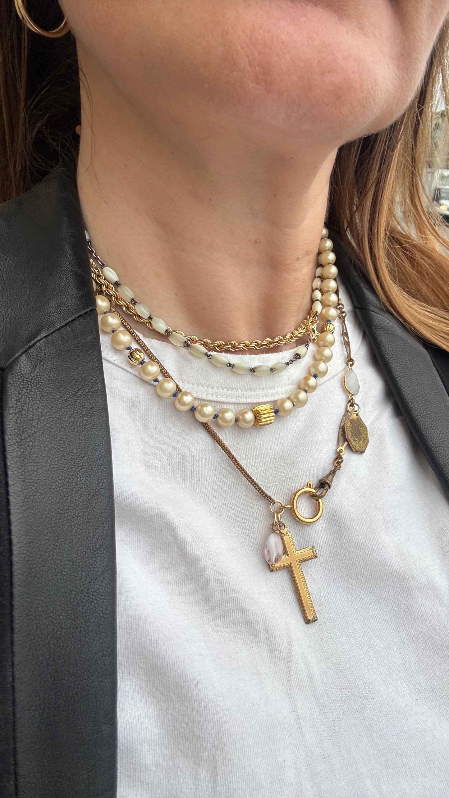 Collier chaîne de montre , croix et pierre de lune - blissparis