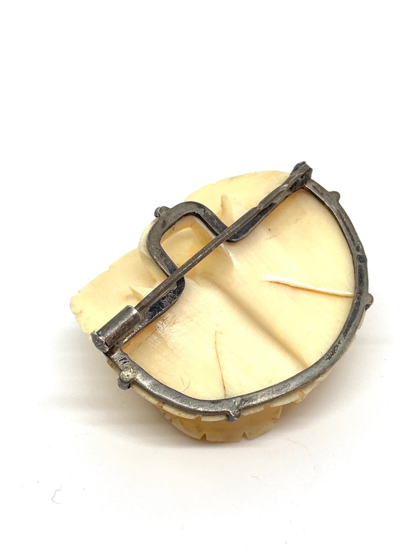 Broche vintage rose en os - blissparis