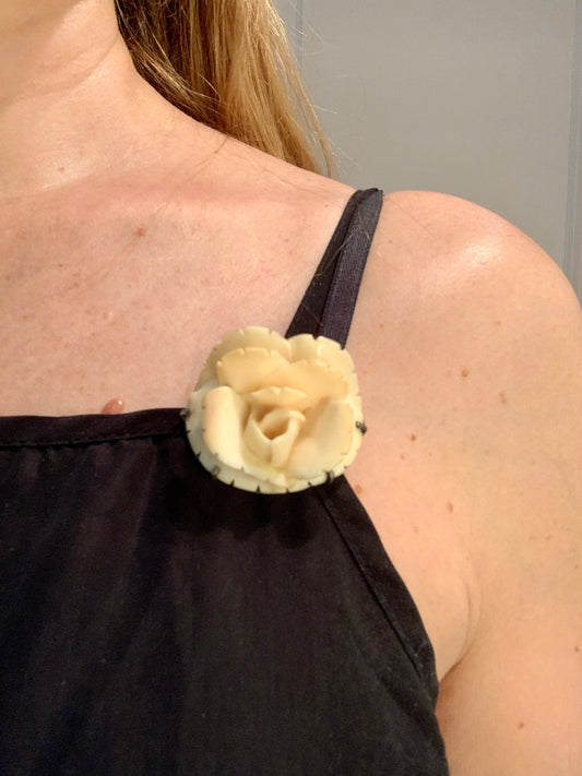 Broche vintage rose en os - blissparis
