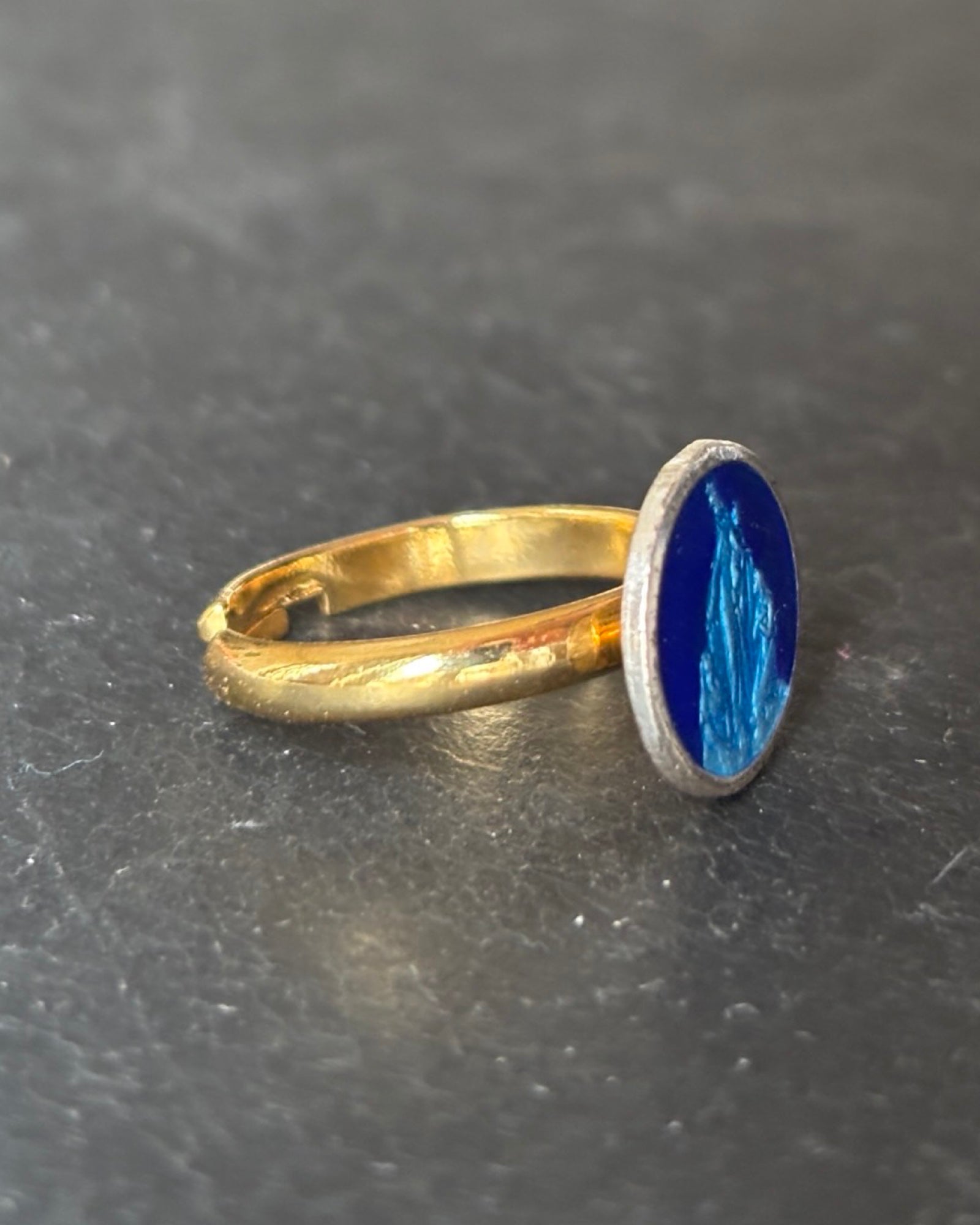 Bague upcyclee Vierge en Majesté - blissparis