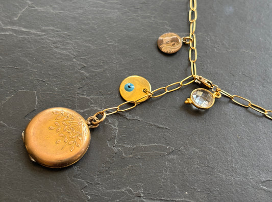 Collier lasso, cristal de roche et médaillon à secret ancien - blissparis