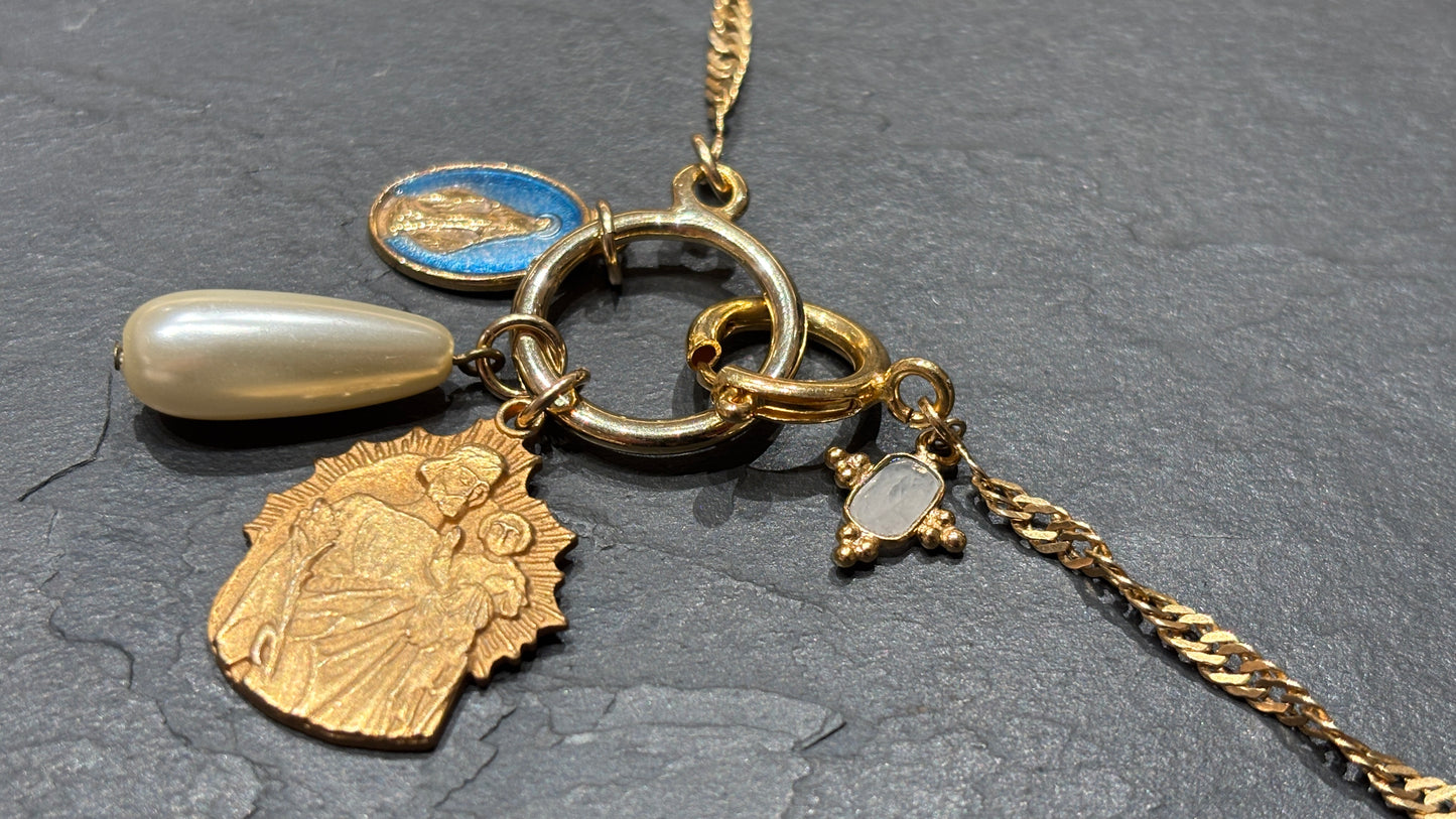 Collier chaîne ancienne, médaille de Jesus, médaille miraculeuse et perle