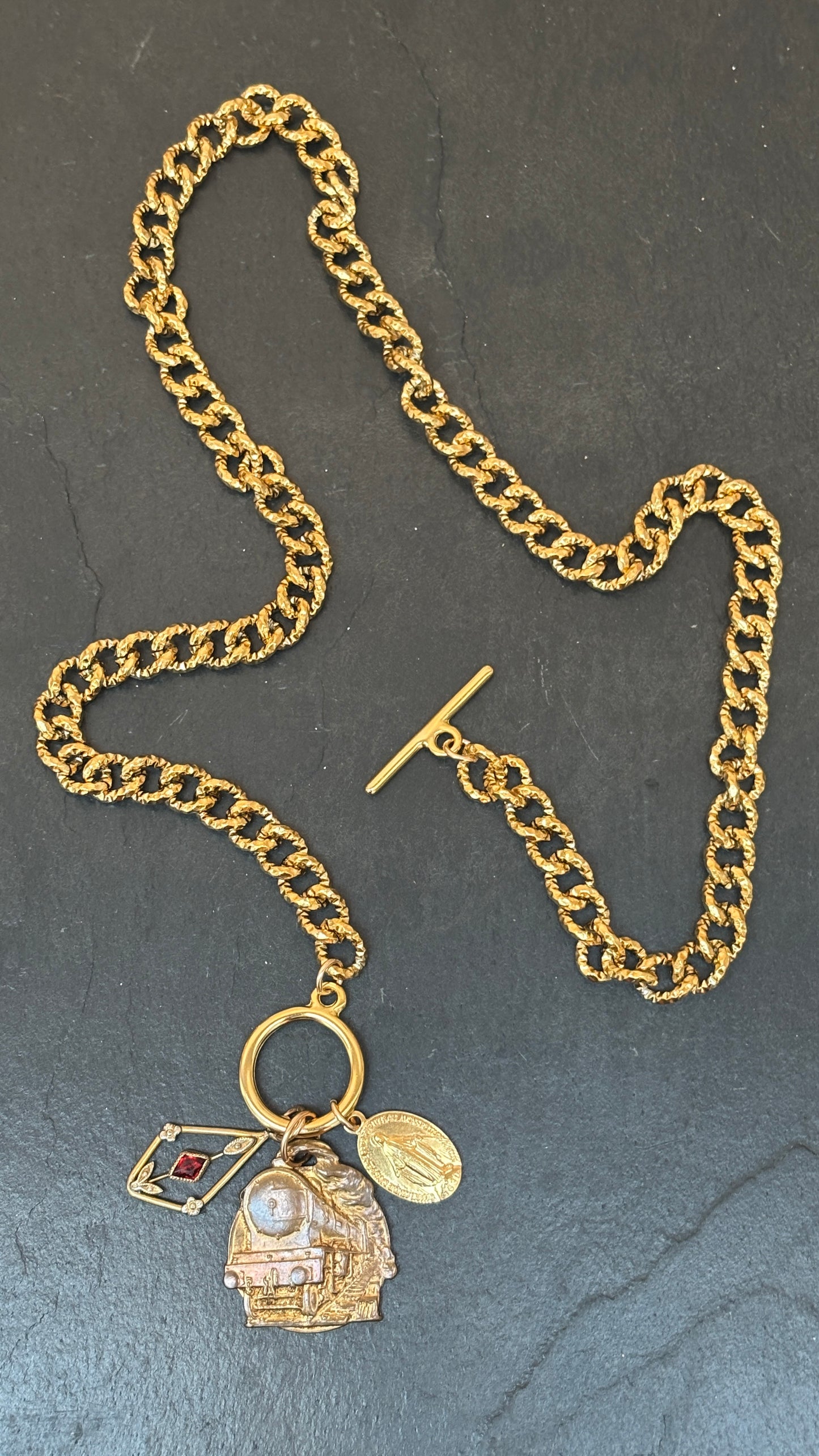 Collier chaîne diamantée , médaille des Chemins de Fer et Médaille Miraculeuse