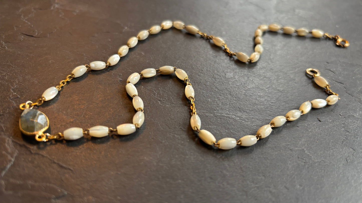 Coller chapelet de nacre et labradorite - blissparis
