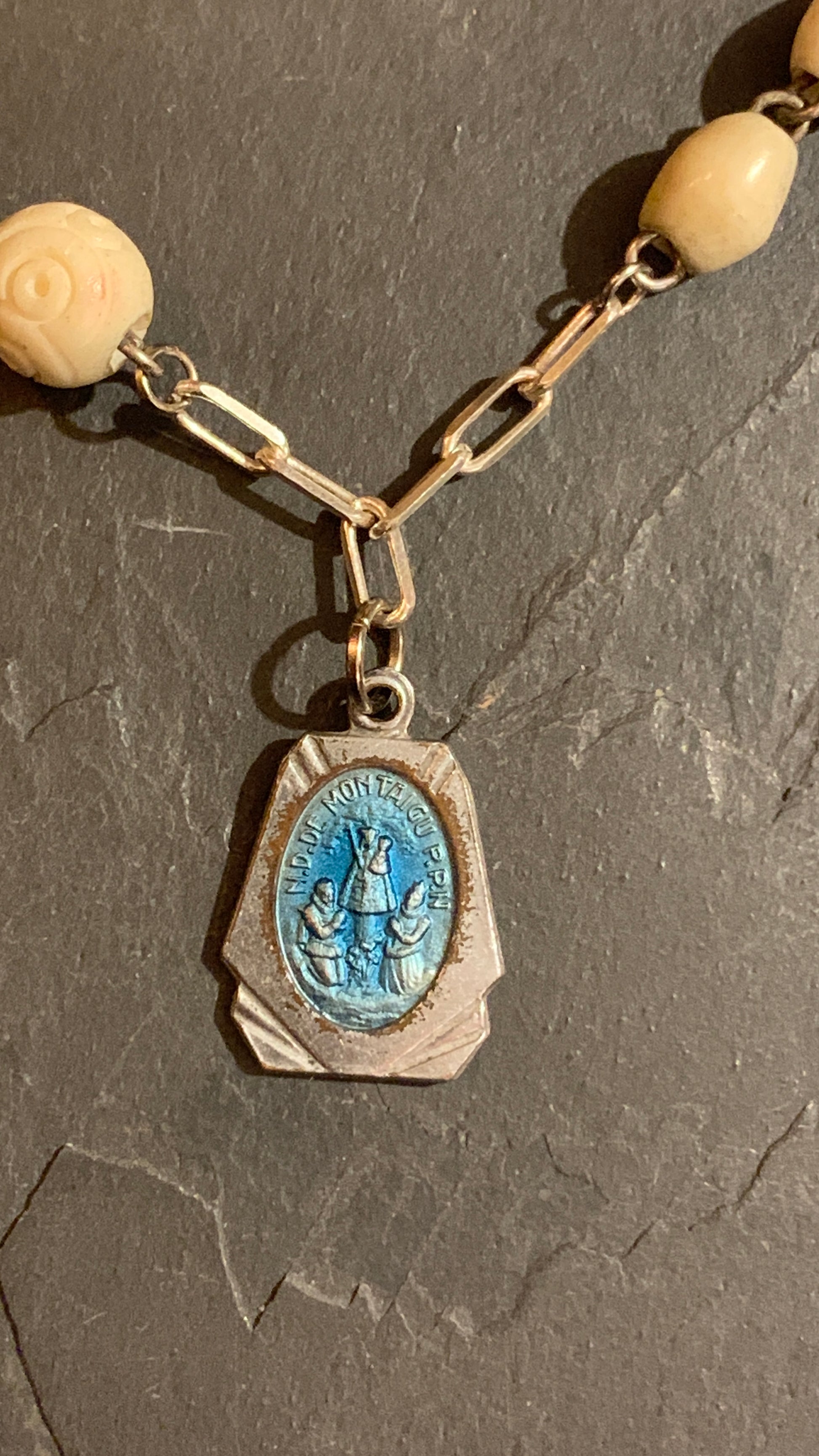 Collier chapelet en Bakélite - blissparis