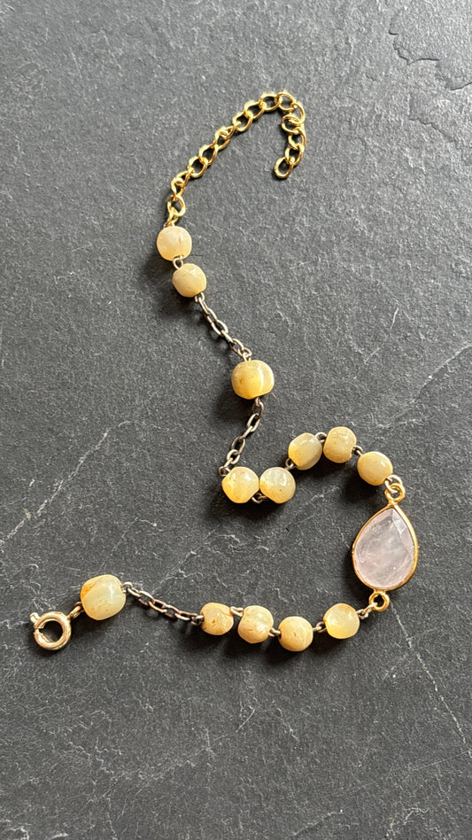 Bracelet chapelet upcyclé en nacre et Pierre de Lune