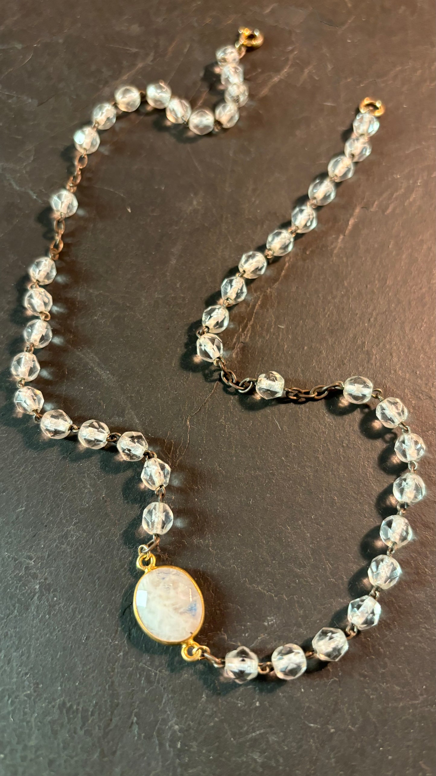 Collier chapelet ancien et Pierre de Lune - blissparis