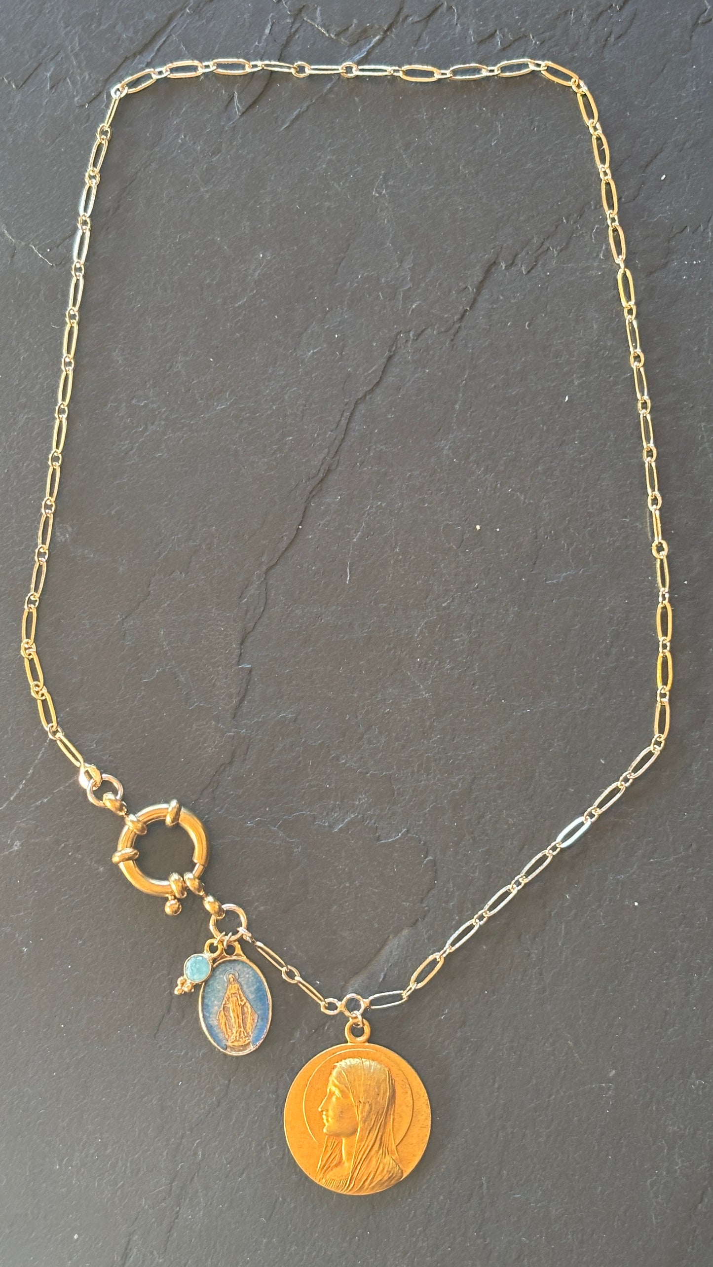 Collier Médaille Miraculeuse et Médaille de la Vierge au Voile