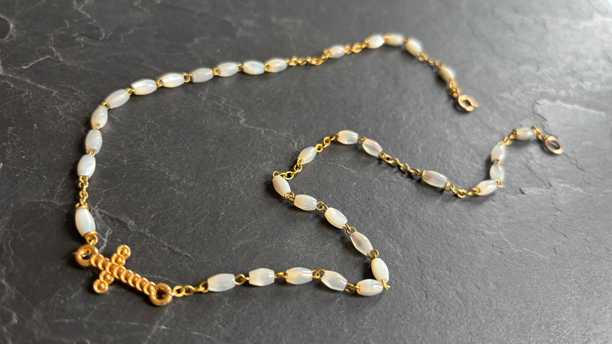Collier chapelet nacré et croix - blissparis