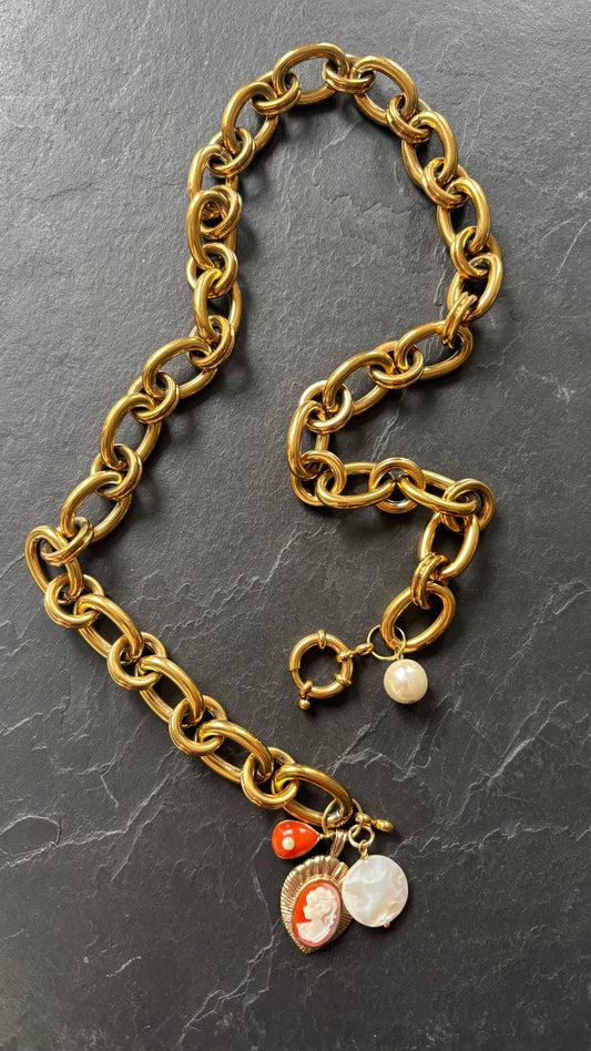 Collier grosse maille, nacre et camée