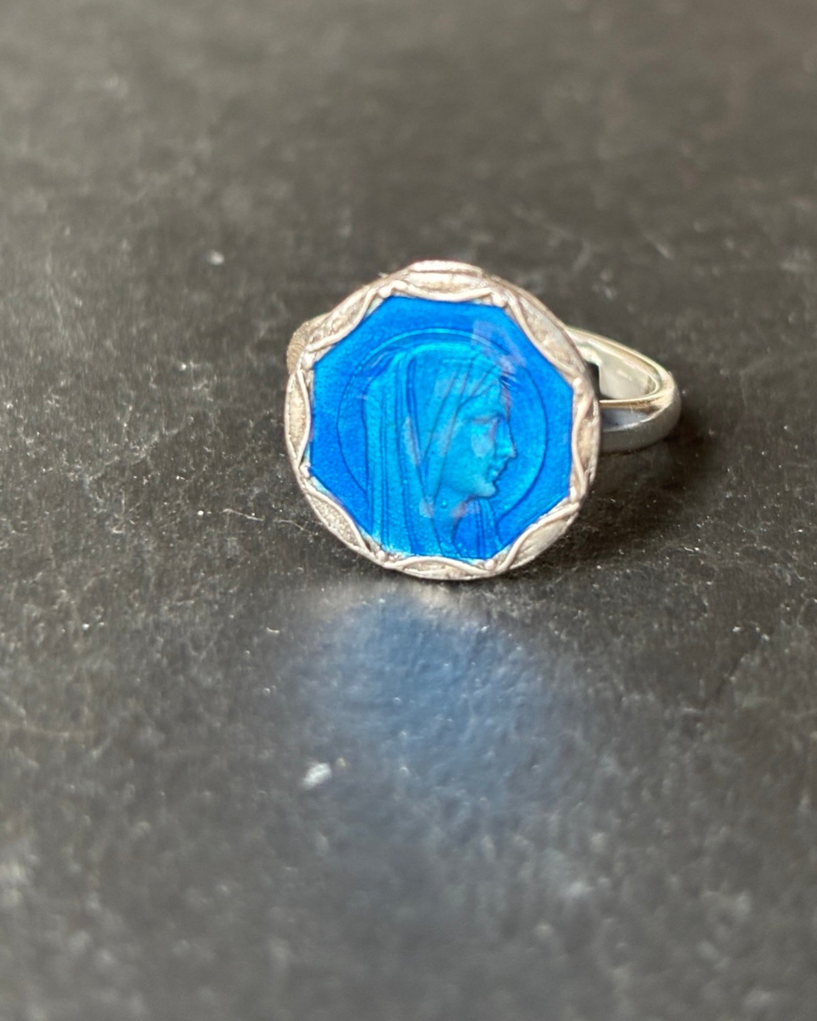 Bague upcyclee Vierge au Voile sur argent - blissparis