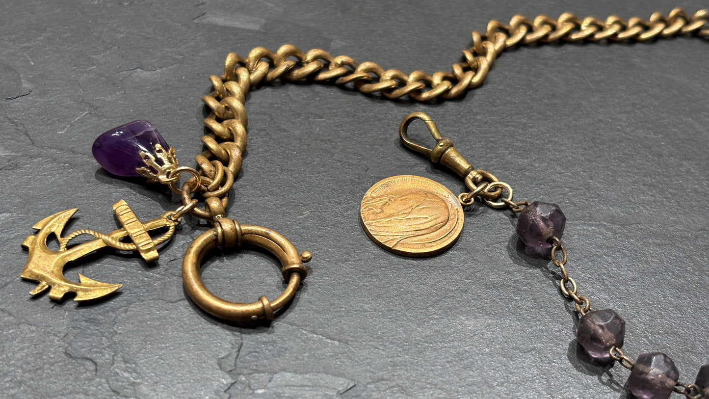 Collier chaîne de montre, chapelet et médailles