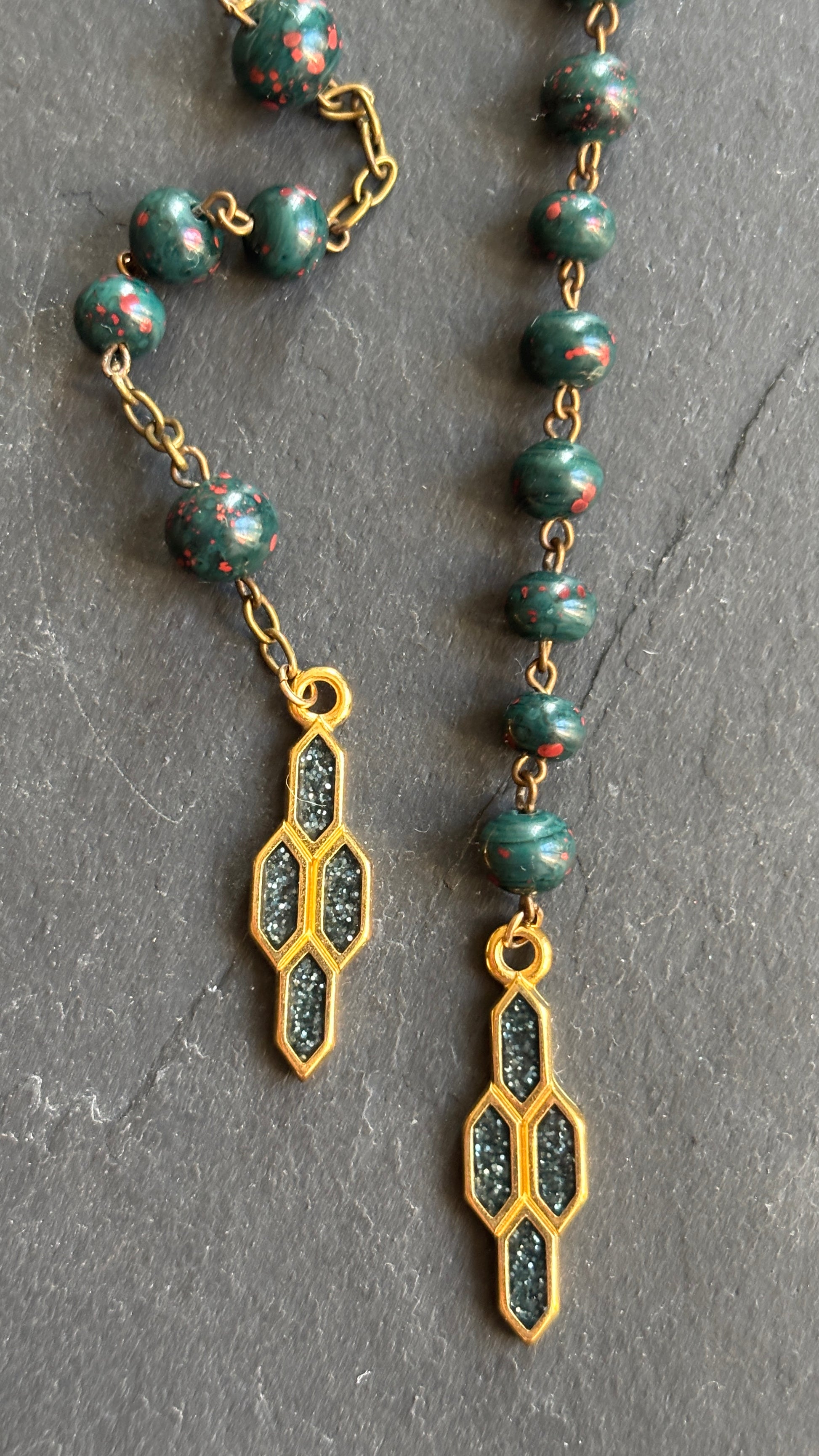 Pendants en perles de chapelet de Calcédoine - blissparis