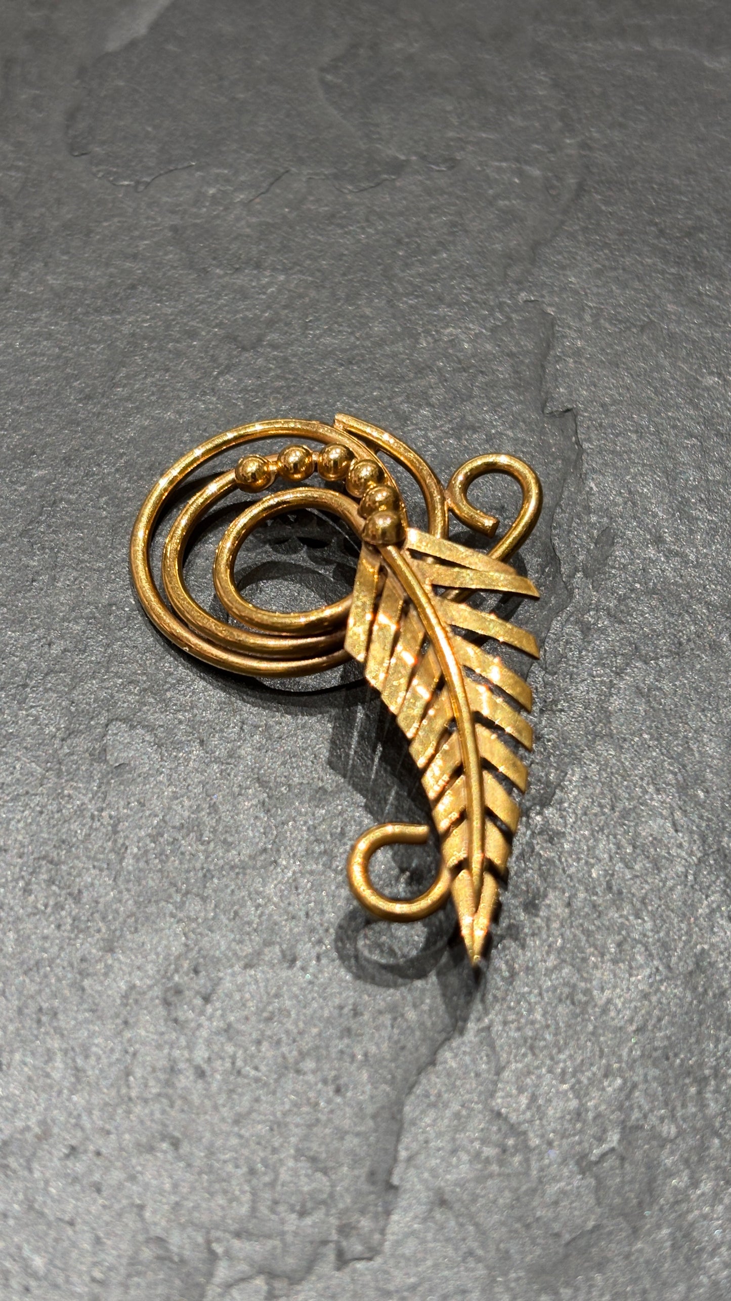 Broche années 20 plaquée or