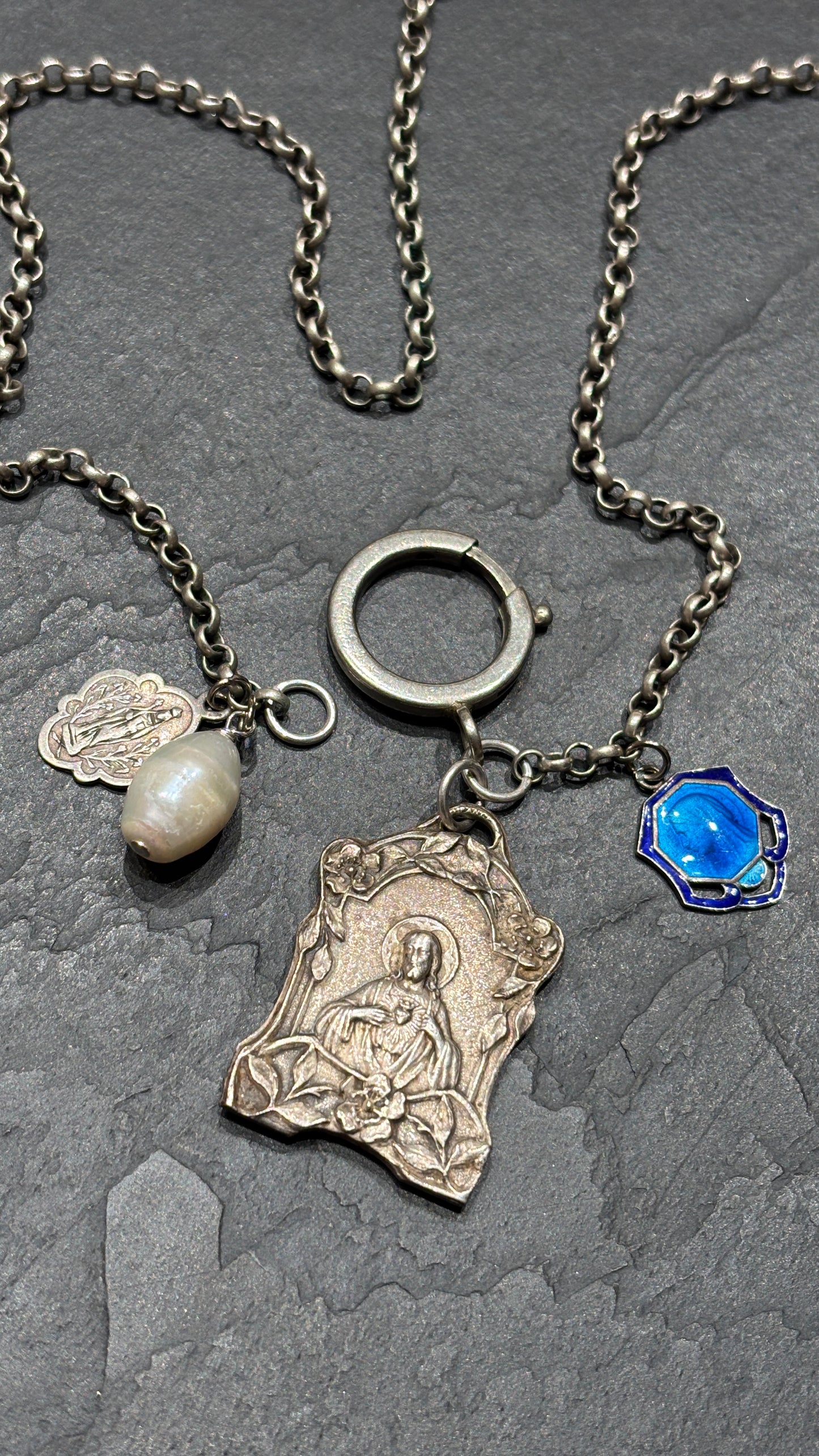 Collier en argent, médaille de Montmartre