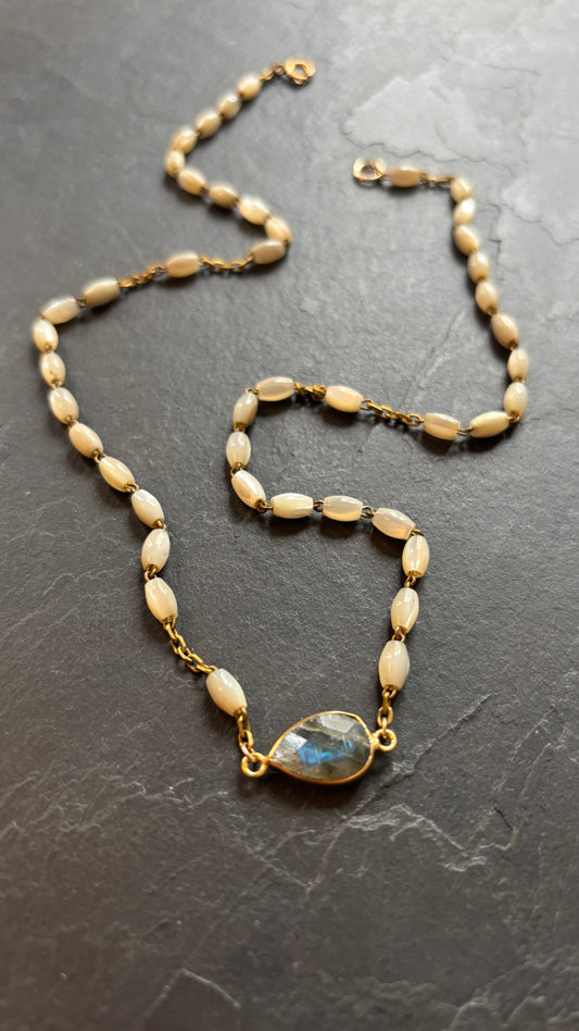 Coller chapelet de nacre et labradorite - blissparis