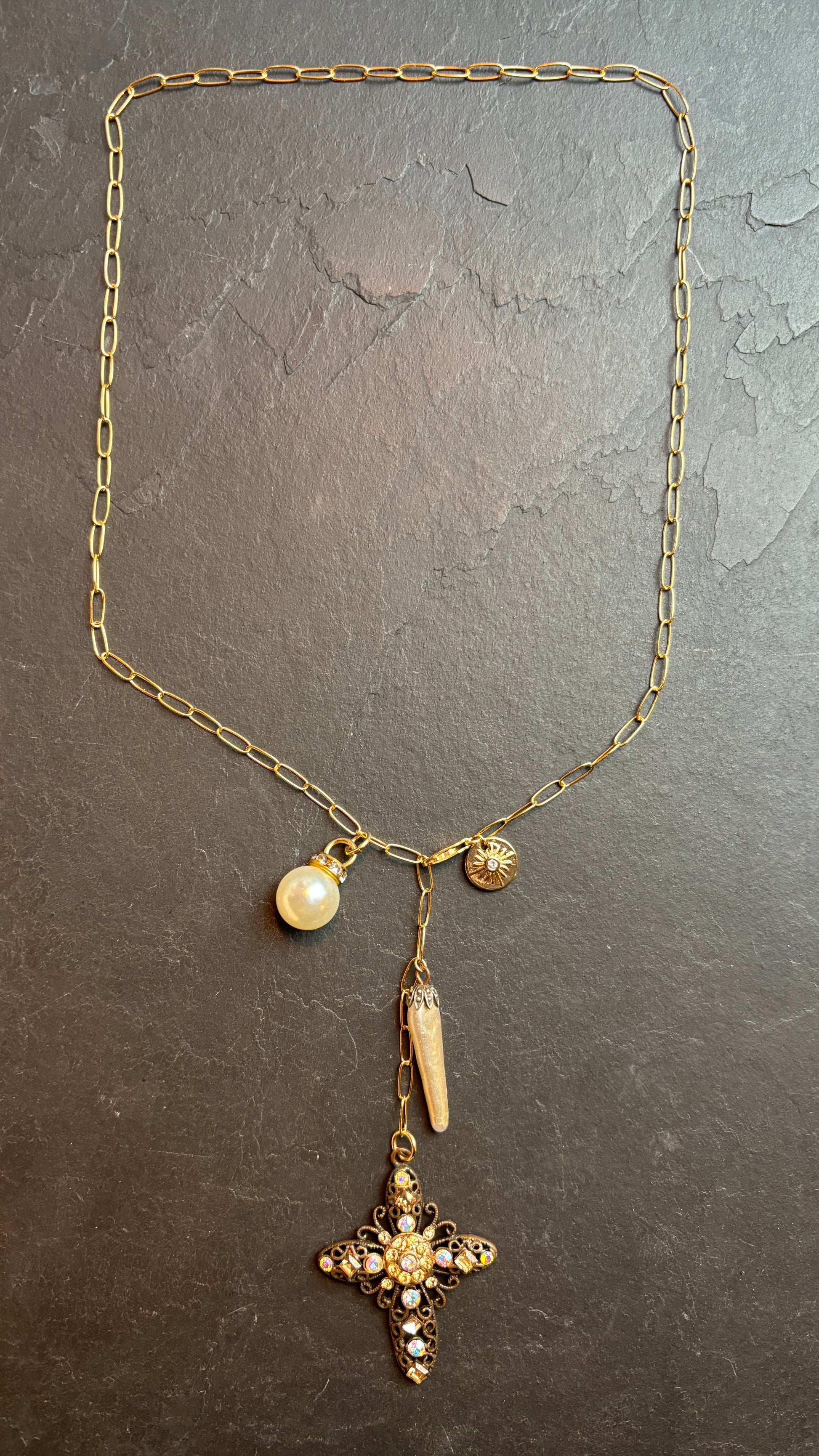 Collier lasso croix et perles - blissparis