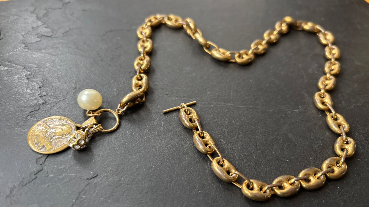 Collier court, maille grain de café et médailles - blissparis