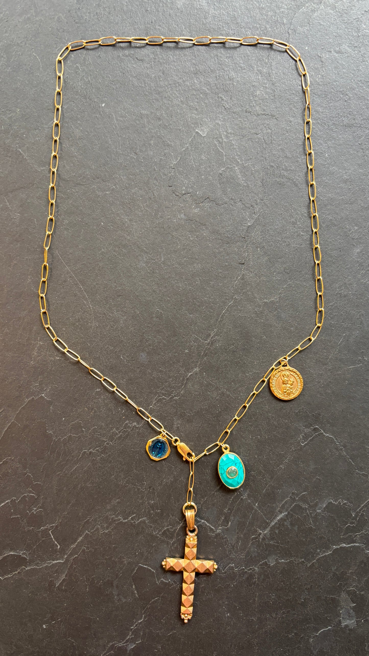Collier lasso croix, turquoise et médailles - blissparis